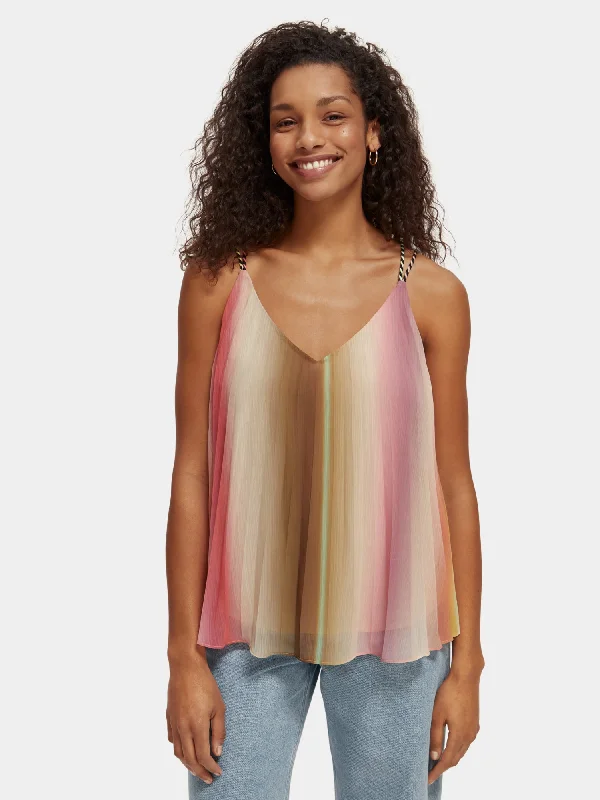 Pleated rainbow tank