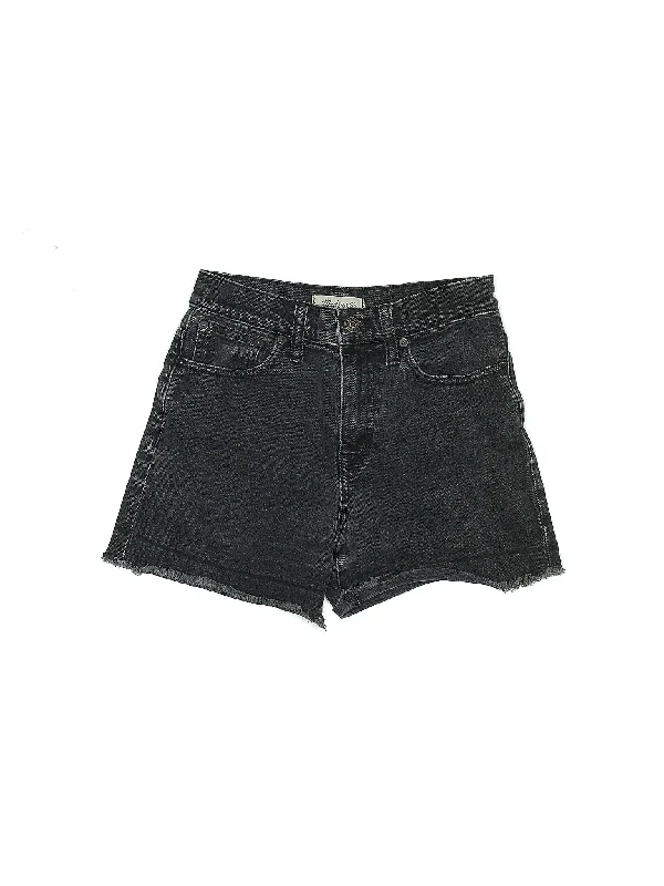 Mid-Rise Denim Shorts in Light Wash