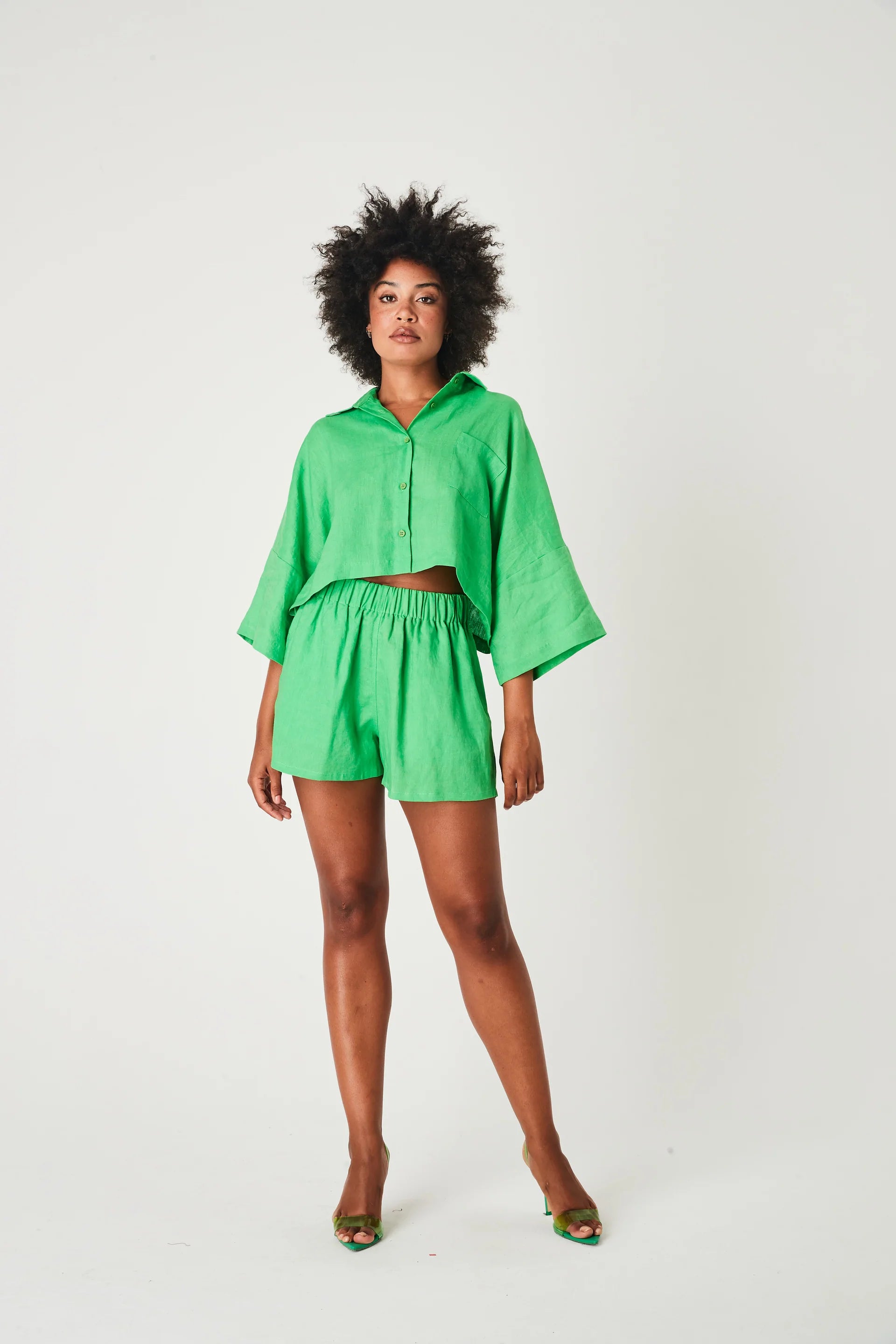 LINEN SHORTS - GREEN